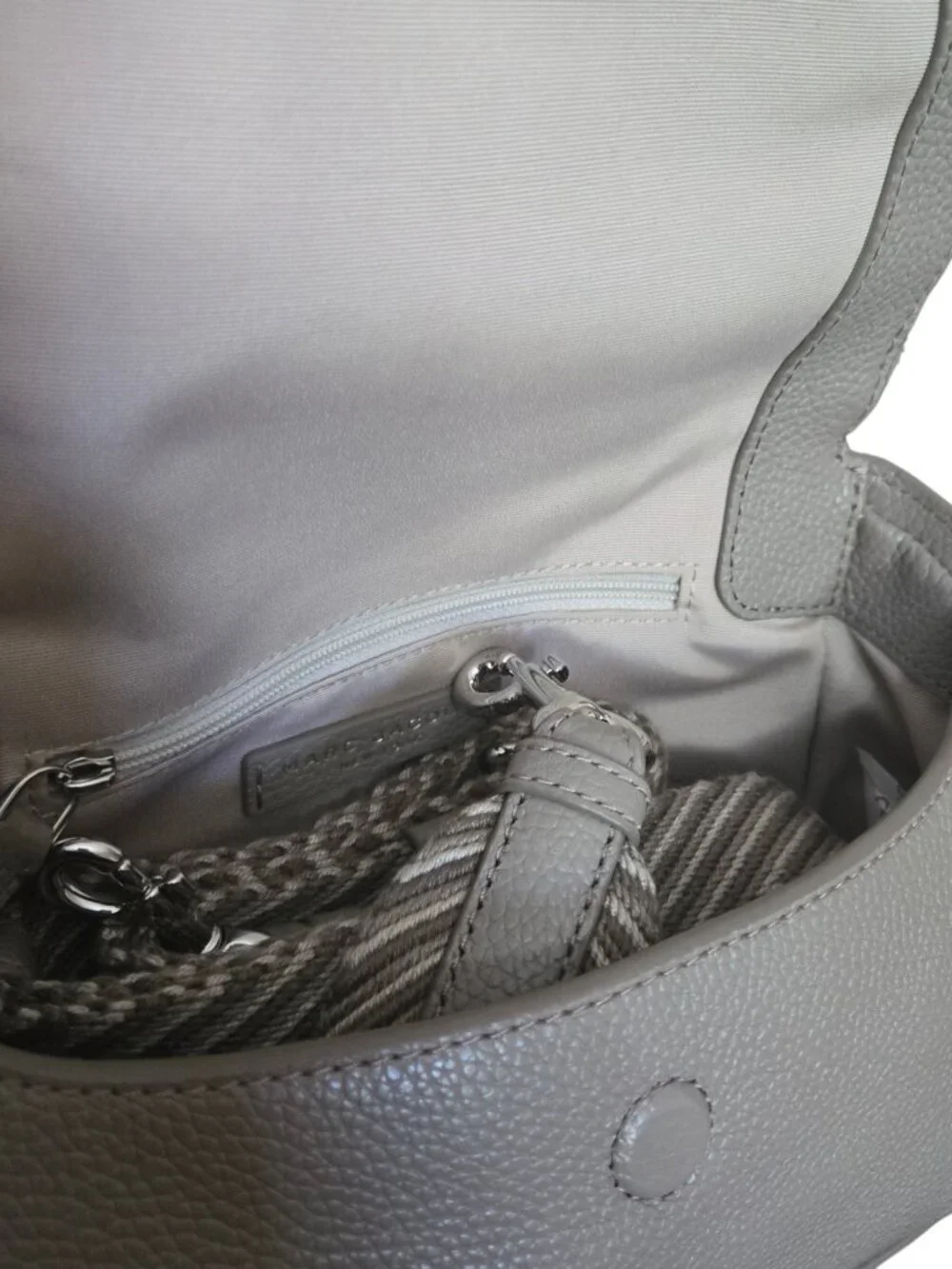 NWT Marc Jacobs Leather Groove Messenger - Concrete - Picture 4 of 6